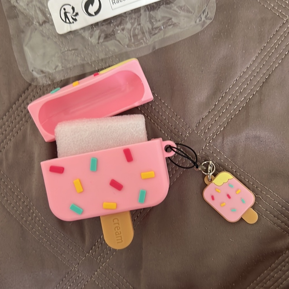 AirPods case - Picture 2 of 2